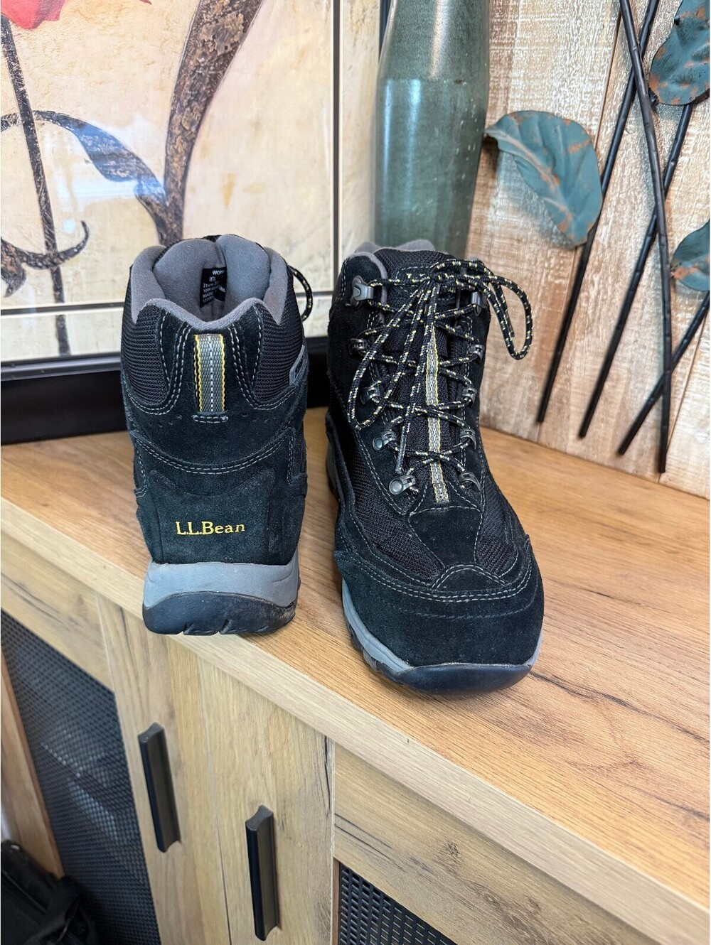 L.L.Bean Womens 8.5W Black PrimaLoft Waterproof Hiking Boots